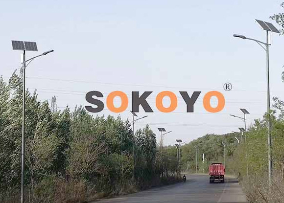 呂梁嵐縣和諧號10米太陽能路燈